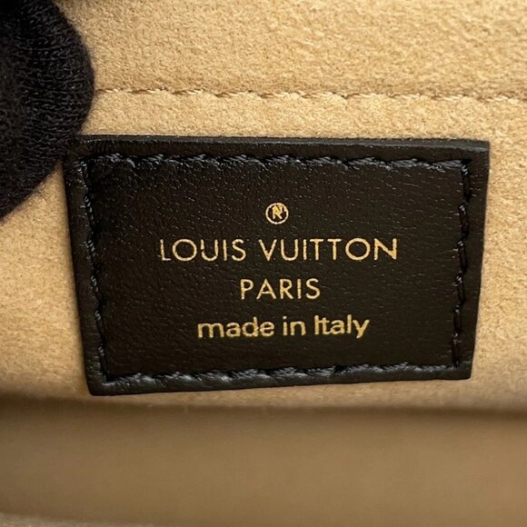 LOUIS VUITTON Troca Size MM Damier Quilt Leather Noir - Picture 14 of 15